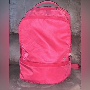 LULULEMON CITY VENTURE BACK PACK IN MAGENTA
